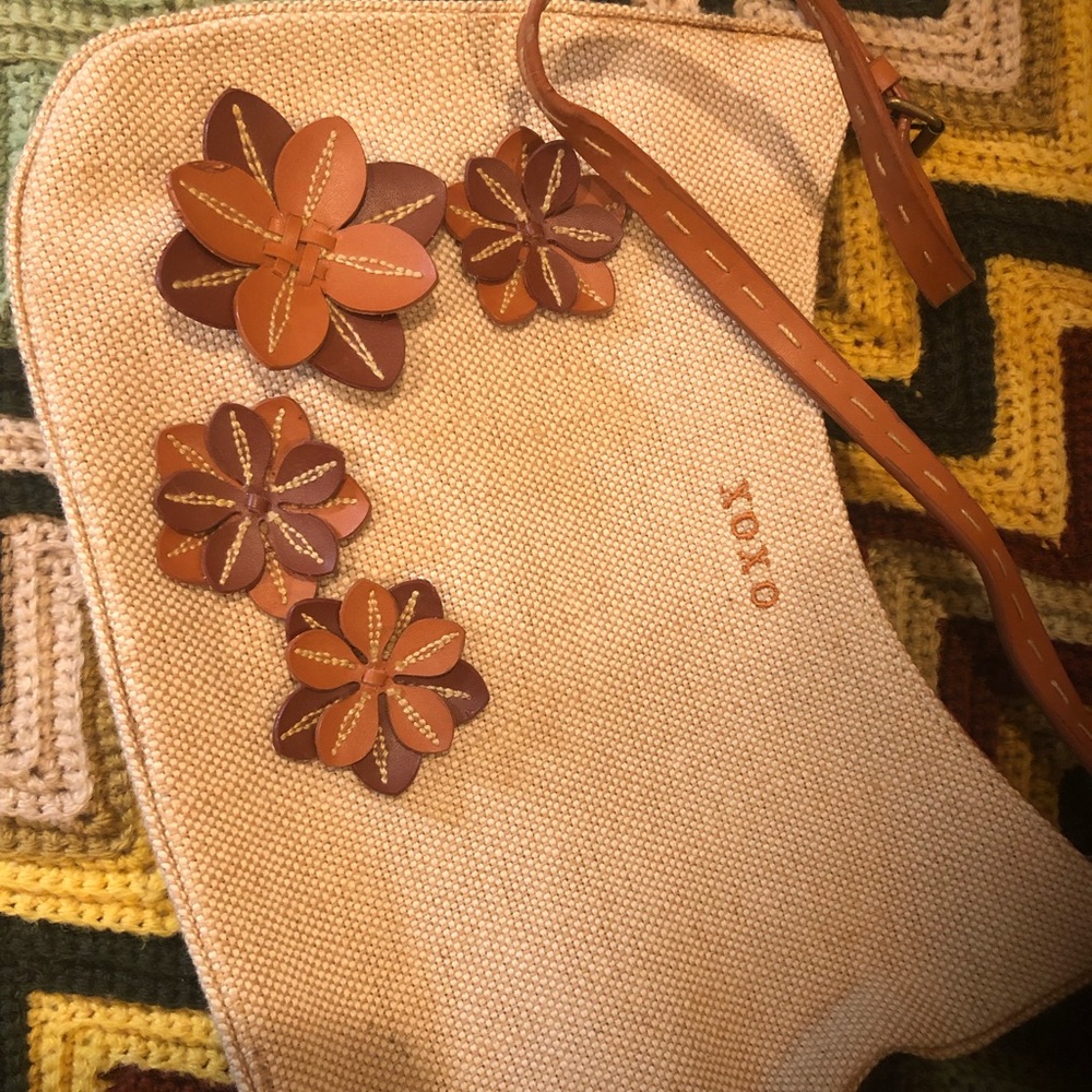 XOXO Mini Purse Bag Wristlet Zipper Front Flowers